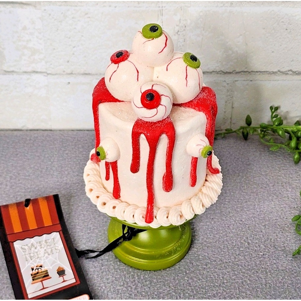 Halloween Eyeball Cake On Stand Resin Figure Statue Table‎ Decor 7.5" Glitter